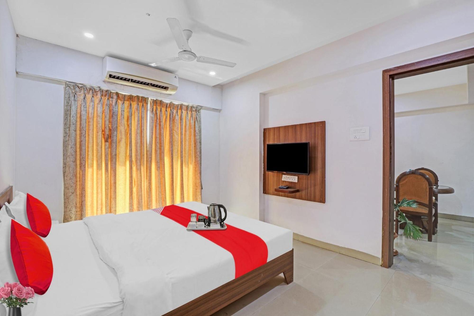 Oyo Flagship Hotel Residency スィルヴァーサー エクステリア 写真