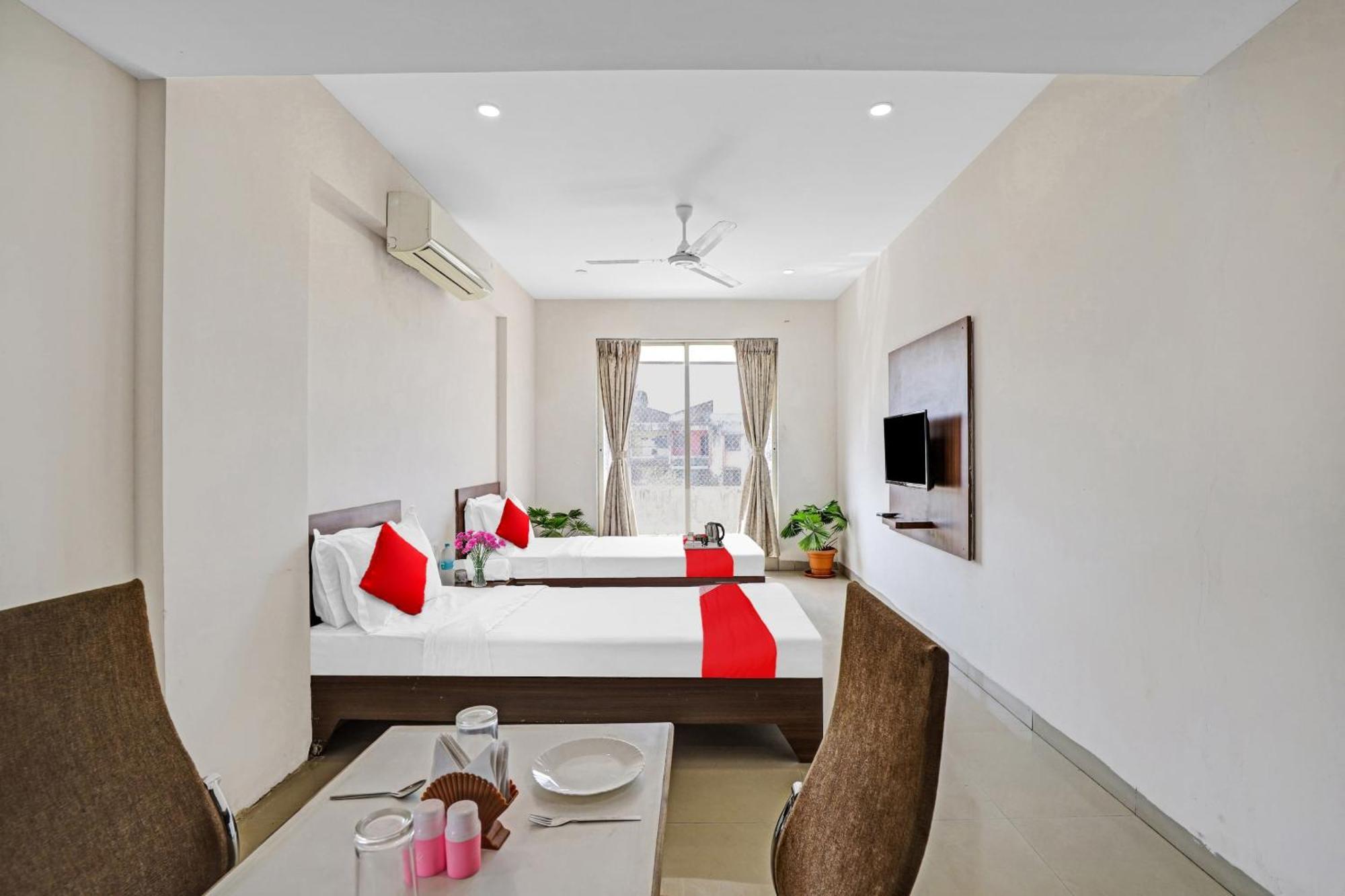 Oyo Flagship Hotel Residency スィルヴァーサー エクステリア 写真