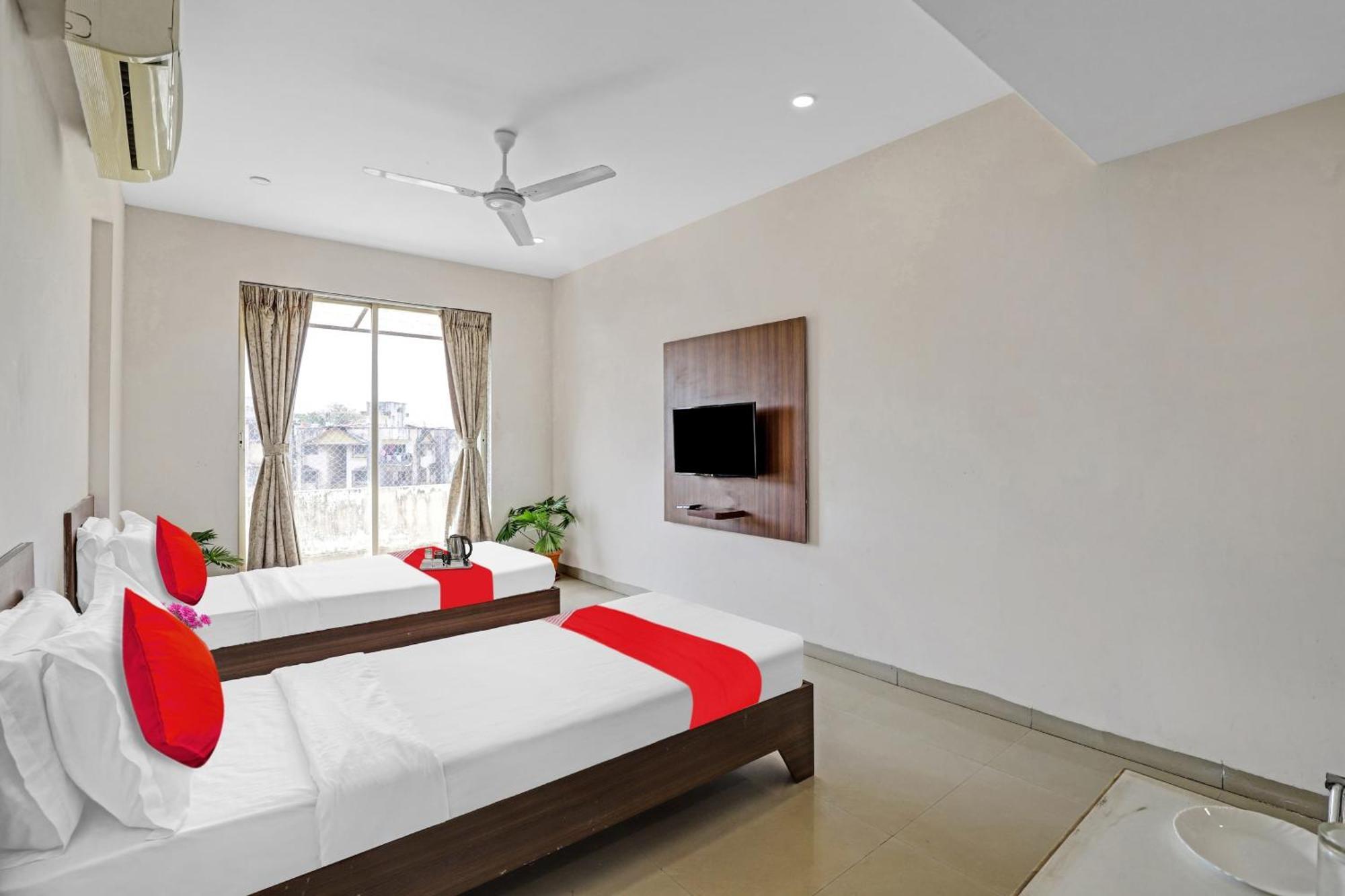 Oyo Flagship Hotel Residency スィルヴァーサー エクステリア 写真